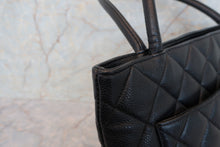Load image into Gallery viewer, CHANEL Medallion Tote Caviar skin Black/Gold hadware Tote bag 700040134