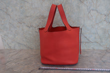 画像をギャラリービューアに読み込む, HERMES/エルメス ピコタンロックMM トリヨンクレマンス ルージュピヴォワンヌ R刻印 ハンドバッグ 800020237