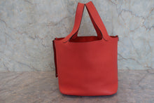 画像をギャラリービューアに読み込む, HERMES/エルメス ピコタンロックMM トリヨンクレマンス ルージュピヴォワンヌ R刻印 ハンドバッグ 800020237