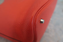 画像をギャラリービューアに読み込む, HERMES/エルメス ピコタンロックMM トリヨンクレマンス ルージュピヴォワンヌ R刻印 ハンドバッグ 800020237