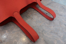 画像をギャラリービューアに読み込む, HERMES/エルメス ピコタンロックMM トリヨンクレマンス ルージュピヴォワンヌ R刻印 ハンドバッグ 800020237