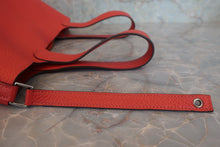 画像をギャラリービューアに読み込む, HERMES/エルメス ピコタンロックMM トリヨンクレマンス ルージュピヴォワンヌ R刻印 ハンドバッグ 800020237