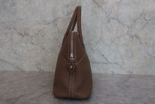 Load image into Gallery viewer, HERMES/BOLIDE 31 Clemence leather Etoupe gray □R Engraving Shoulder bag 800020263