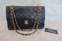 将图片加载到图库查看器,CHANEL/香奈儿 巴黎限定 CF 双盖 链条包 羊皮 Black/Gold hadware(黑色/金色金属) 肩背包 800040024