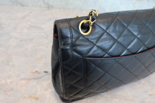 将图片加载到图库查看器,CHANEL/香奈儿 巴黎限定 CF 双盖 链条包 羊皮 Black/Gold hadware(黑色/金色金属) 肩背包 800040024