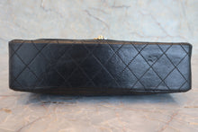 将图片加载到图库查看器,CHANEL/香奈儿 巴黎限定 CF 双盖 链条包 羊皮 Black/Gold hadware(黑色/金色金属) 肩背包 800040024