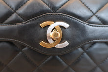 将图片加载到图库查看器,CHANEL/香奈儿 巴黎限定 CF 双盖 链条包 羊皮 Black/Gold hadware(黑色/金色金属) 肩背包 800040024