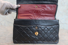 将图片加载到图库查看器,CHANEL/香奈儿 巴黎限定 CF 双盖 链条包 羊皮 Black/Gold hadware(黑色/金色金属) 肩背包 800040024