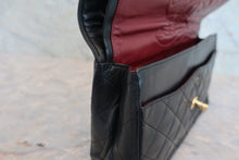 将图片加载到图库查看器,CHANEL/香奈儿 巴黎限定 CF 双盖 链条包 羊皮 Black/Gold hadware(黑色/金色金属) 肩背包 800040024