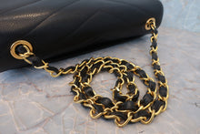 画像をギャラリービューアに読み込む, CHANEL/シャネル Vステッチチェーンショルダーバッグ キャビアスキン ブラック/ゴールド金具 ショルダーバッグ 800020273