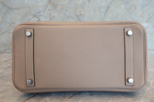 Load image into Gallery viewer, HERMES BIRKIN 30 Clemence leather Gris tourterelle □K Engraving Hand bag 700040036