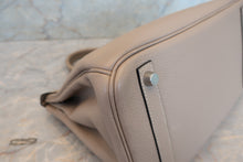 Load image into Gallery viewer, HERMES BIRKIN 30 Clemence leather Gris tourterelle □K Engraving Hand bag 700040036