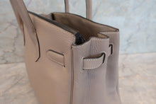 Load image into Gallery viewer, HERMES BIRKIN 30 Clemence leather Gris tourterelle □K Engraving Hand bag 700040036
