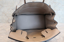 Load image into Gallery viewer, HERMES BIRKIN 30 Clemence leather Gris tourterelle □K Engraving Hand bag 700040036