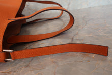 画像をギャラリービューアに読み込む, HERMES/エルメス ピコタンMM トリヨンクレマンス オレンジ □J刻印 ハンドバッグ 700100172