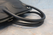 Load image into Gallery viewer, HERMES/BOLIDE 31 Clemence leather Black □H Engraving Shoulder bag 700120097