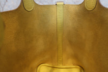 Load image into Gallery viewer, HERMES PICOTIN LOCK PM Clemence leather Lime U Engraving Hand bag 700120082