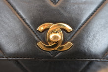 画像をギャラリービューアに読み込む, CHANEL/シャネル Vステッチ2WAYバッグ ラムスキン ブラック/ゴールド金具 ショルダーバッグ 800050150
