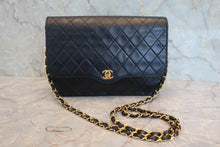 将图片加载到图库查看器,CHANEL/香奈儿 CF 链条包 羊皮 Black/Gold hadware(黑色/金色金属) 肩背包 800040040