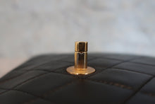 将图片加载到图库查看器,CHANEL/香奈儿 CF 链条包 羊皮 Black/Gold hadware(黑色/金色金属) 肩背包 800040040