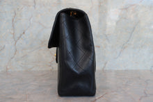 Load image into Gallery viewer, CHANEL Medium Matelasse Single flap chain shoulder bag Lambskin Black/Gold hadware Shoulder bag 700080160