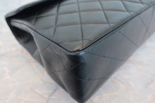 Load image into Gallery viewer, CHANEL Medium Matelasse Single flap chain shoulder bag Lambskin Black/Gold hadware Shoulder bag 700080160