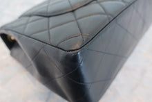 Load image into Gallery viewer, CHANEL Medium Matelasse Single flap chain shoulder bag Lambskin Black/Gold hadware Shoulder bag 700080160