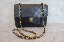将图片加载到图库查看器,CHANEL/香奈儿 迷你CF 单盖 链条包 羊皮 Black/Gold hadware(黑色/金色金属) 肩背包 800050134