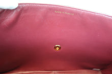 Load image into Gallery viewer, CHANEL Medium Matelasse Single flap chain shoulder bag Lambskin Black/Gold hadware Shoulder bag 700080160