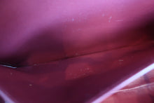 Load image into Gallery viewer, CHANEL Medium Matelasse Single flap chain shoulder bag Lambskin Black/Gold hadware Shoulder bag 700080160