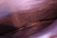 Load image into Gallery viewer, CHANEL Medium Matelasse Single flap chain shoulder bag Lambskin Black/Gold hadware Shoulder bag 700080160