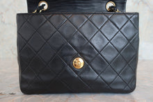 将图片加载到图库查看器,CHANEL/香奈儿 迷你CF 单盖 链条包 羊皮 Black/Gold hadware(黑色/金色金属) 肩背包 800050134