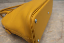 Load image into Gallery viewer, HERMES/BOLIDE 27 Swift leather Jaune ambre C Engraving Shoulder bag 700120104