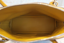 Load image into Gallery viewer, HERMES/BOLIDE 27 Swift leather Jaune ambre C Engraving Shoulder bag 700120104