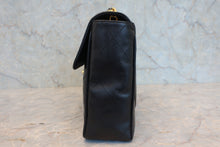 将图片加载到图库查看器,CHANEL/香奈儿 中号CF 单盖包 双链条包 羊皮 Black/Gold hadware(黑色/金色金属) 肩背包 800040030