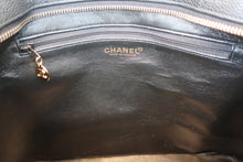 Load image into Gallery viewer, CHANEL Medallion Tote Caviar skin Black/Gold hadware Tote bag 700080156