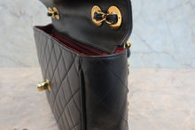 将图片加载到图库查看器,CHANEL/香奈儿 中号CF 单盖包 双链条包 羊皮 Black/Gold hadware(黑色/金色金属) 肩背包 800040030