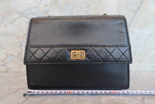 Load image into Gallery viewer, CHANEL 2.55 Trapezoid chain shoulder bag Lambskin Black/Gold hadware Shoulder bag 700080155