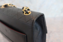Load image into Gallery viewer, CHANEL 2.55 Trapezoid chain shoulder bag Lambskin Black/Gold hadware Shoulder bag 700080155