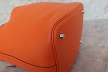 画像をギャラリービューアに読み込む, HERMES/エルメス ピコタンロックMM トリヨンクレマンス オレンジ □N刻印 ハンドバッグ 700100185