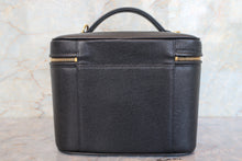 Load image into Gallery viewer, CHANEL CC mark vanity Caviar skin Black/Gold hadware Vanity 700090220