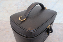 Load image into Gallery viewer, CHANEL CC mark vanity Caviar skin Black/Gold hadware Vanity 700090220