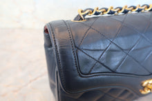 Load image into Gallery viewer, CHANEL Matelasse chain shoulder bag Lambskin Navy/Gold hadware Shoulder bag 700120026