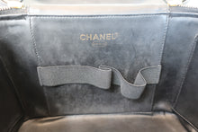 Load image into Gallery viewer, CHANEL CC mark vanity Caviar skin Black/Gold hadware Vanity 700090220