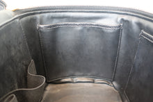 Load image into Gallery viewer, CHANEL CC mark vanity Caviar skin Black/Gold hadware Vanity 700090220