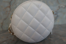 Load image into Gallery viewer, CHANEL Matelasse round chain shoulder bag Lambskin White/Gold hadware Shoulder bag 600100148