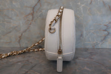 画像をギャラリービューアに読み込む, CHANEL/シャネル マトラッセラウンドチェーンショルダーバッグ ラムスキン ホワイト/ゴールド金具 ショルダーバッグ 600100148