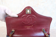 Load image into Gallery viewer, CHANEL Matelasse chain shoulder bag Lambskin Navy/Gold hadware Shoulder bag 700120026