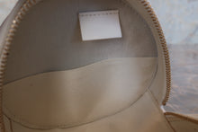 Load image into Gallery viewer, CHANEL Matelasse round chain shoulder bag Lambskin White/Gold hadware Shoulder bag 600100148