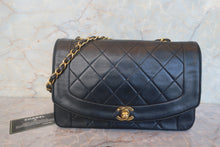 Load image into Gallery viewer, CHANEL Diana matelasse chain shoulder bag Lambskin Black/Gold hadware Shoulder bag 700120103